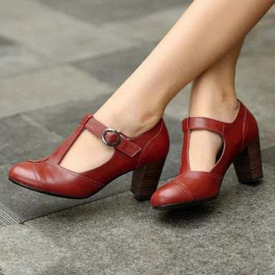RACHELE | Elegant T-strap pump with low heel for a refined look