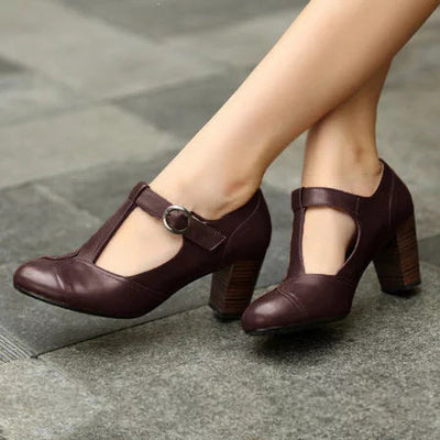 RACHELE | Elegant T-strap pump with low heel for a refined look